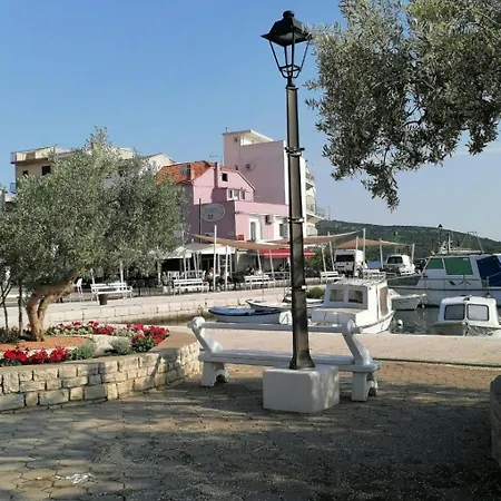Maria - 100 M From Sea Apartment